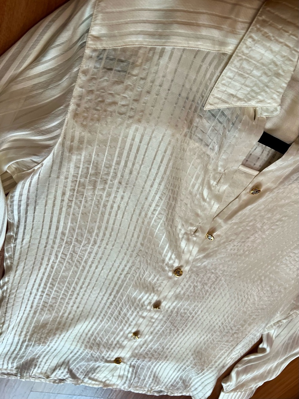 Women’s Escada Ivory Silk Semi Sheer Buttonup Blouse with Under shirt small / 34